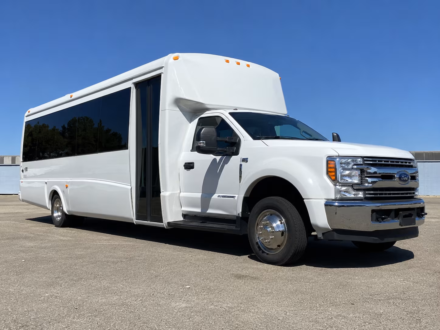 wedding shuttle buses in westland michigan