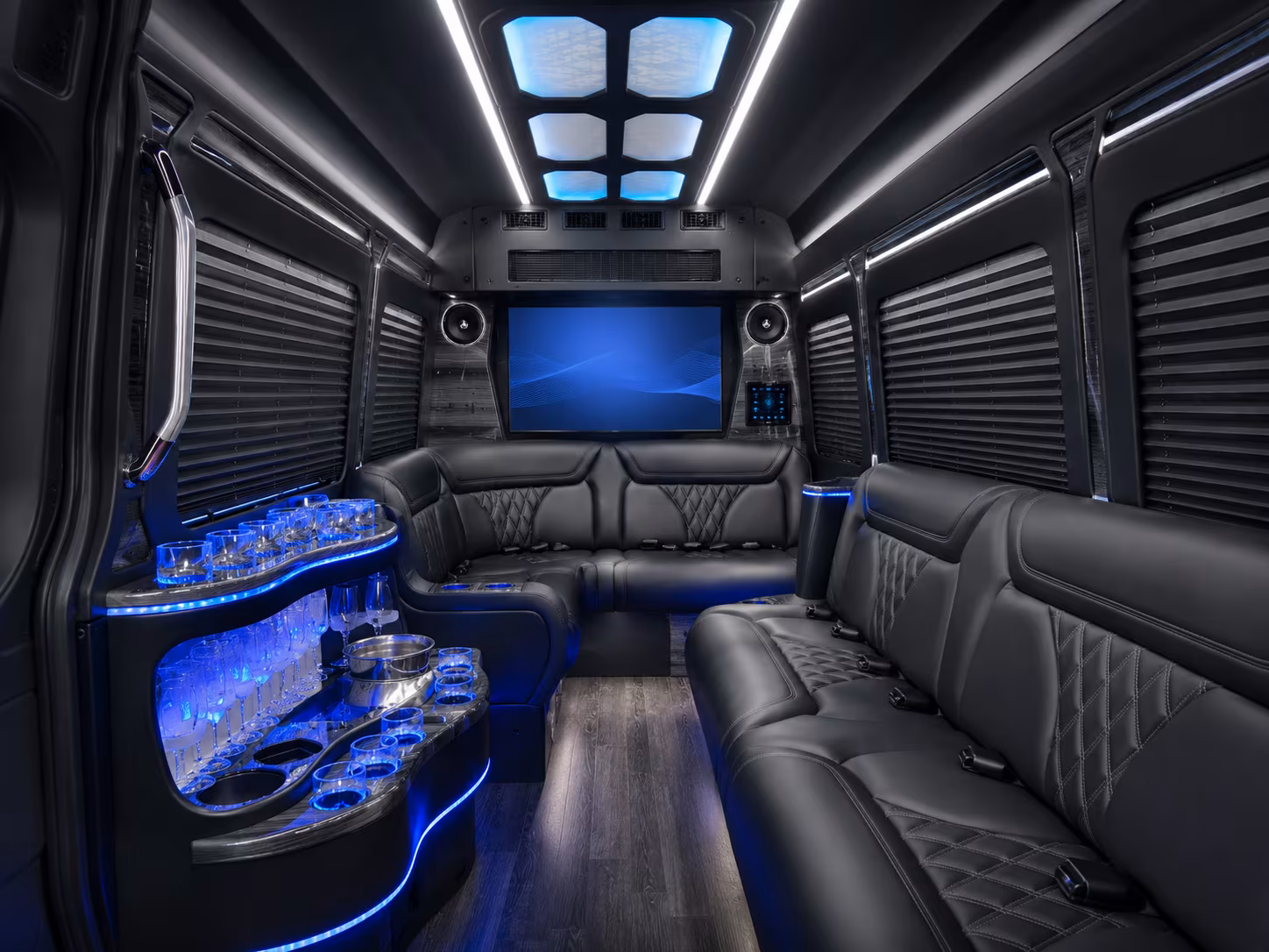westland 30 passenger party bus